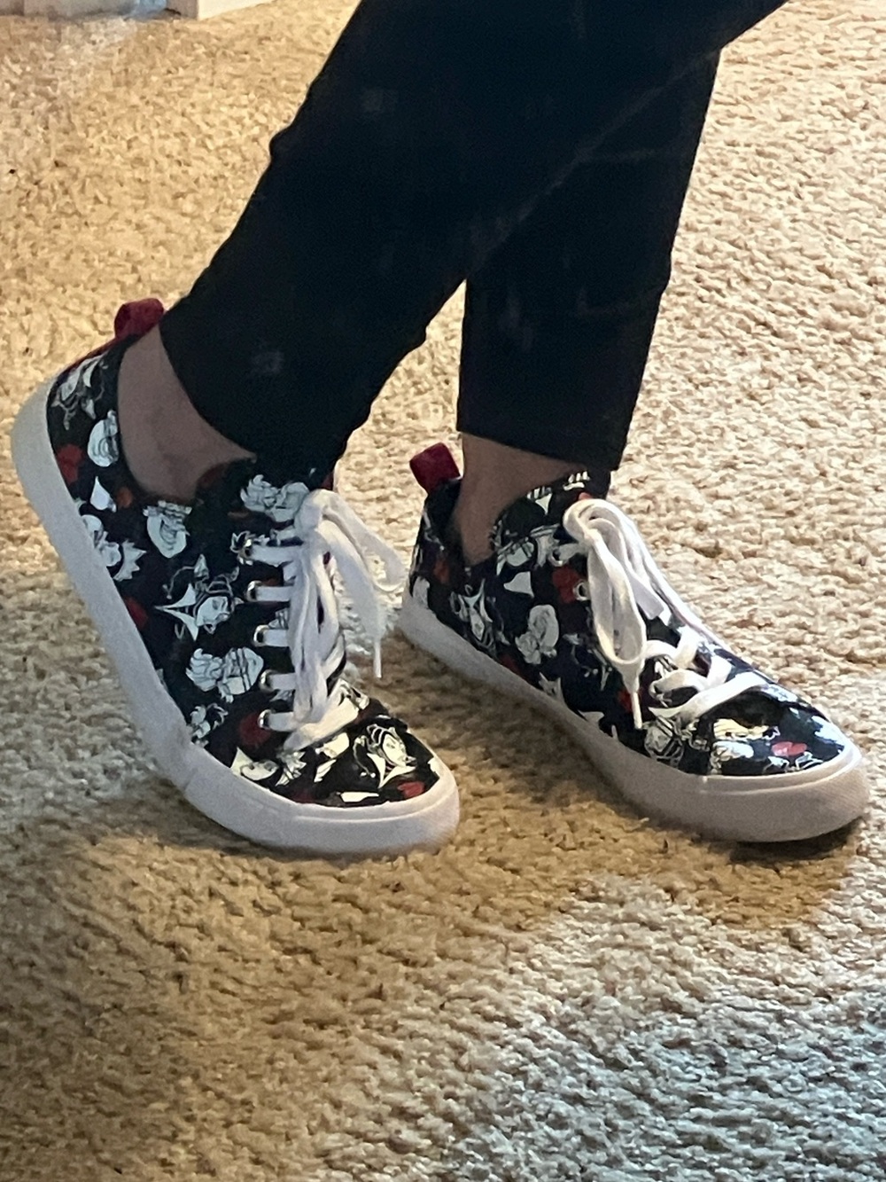 Disney Villains Black Canvas Sneaker Black white red Lace-Up size 10 women’s
